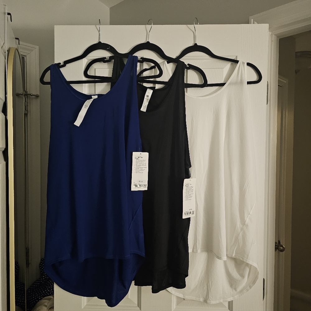 Lululemon Essential Tank Pleated 14 Blue, White Or Black